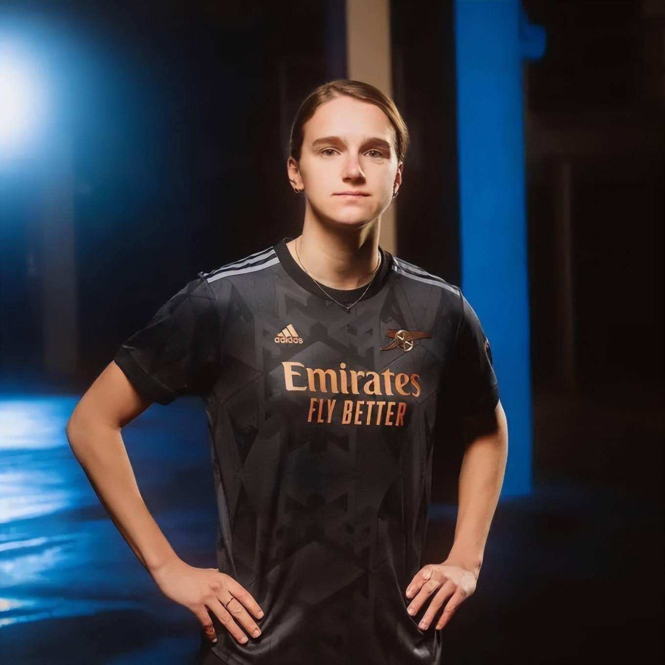 体育娱乐平台-罗马清晨完成体检，志在社区盾名次提升，悬念犹存，团队化学反应显著(大冰拒绝女子要2万元骑行服)